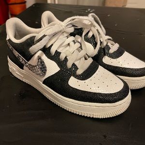 Sz. 5.5 Nike AirForce 1 snake print no box used 
Colorway
SUMMIT WHITE/BLACK